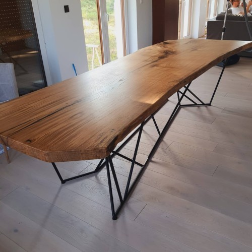 Stół z litego drewna dębowego