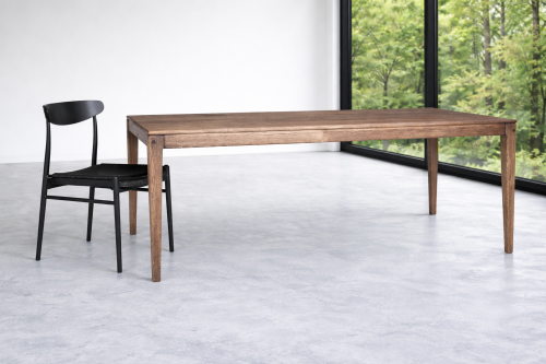 Nowoczesny stół na czterech, zwężających się nogach. kolor czekoladowy.png