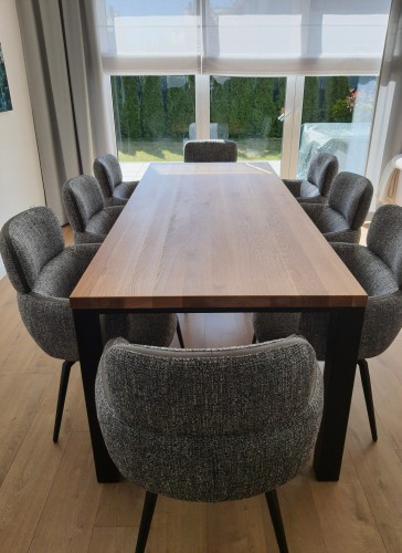 Stół dębowy Massive na czterech metalowych nogach